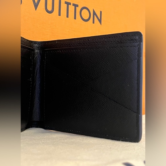 LV Limited Edition Wallet - Picture 4 of 10